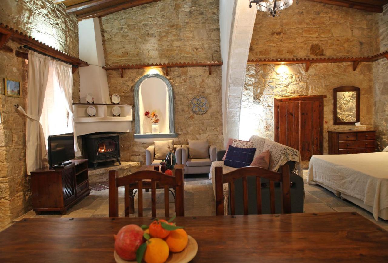 Hotel Agrovino Lofou Esterno foto