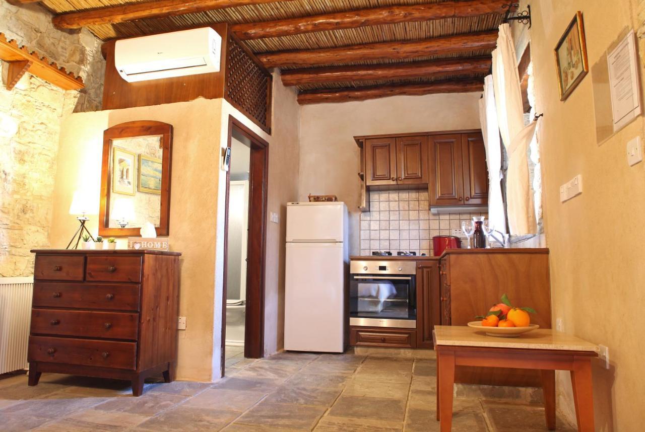 Hotel Agrovino Lofou Esterno foto