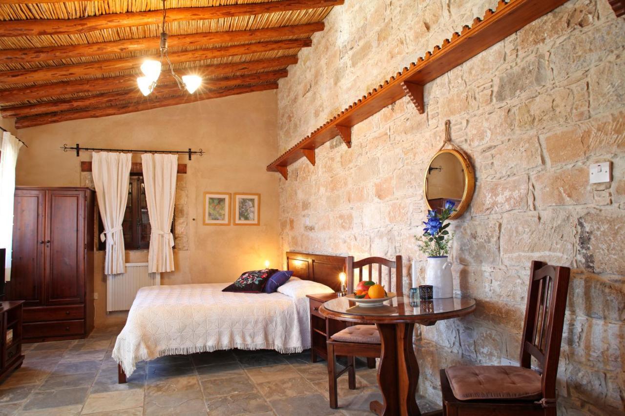Hotel Agrovino Lofou Esterno foto