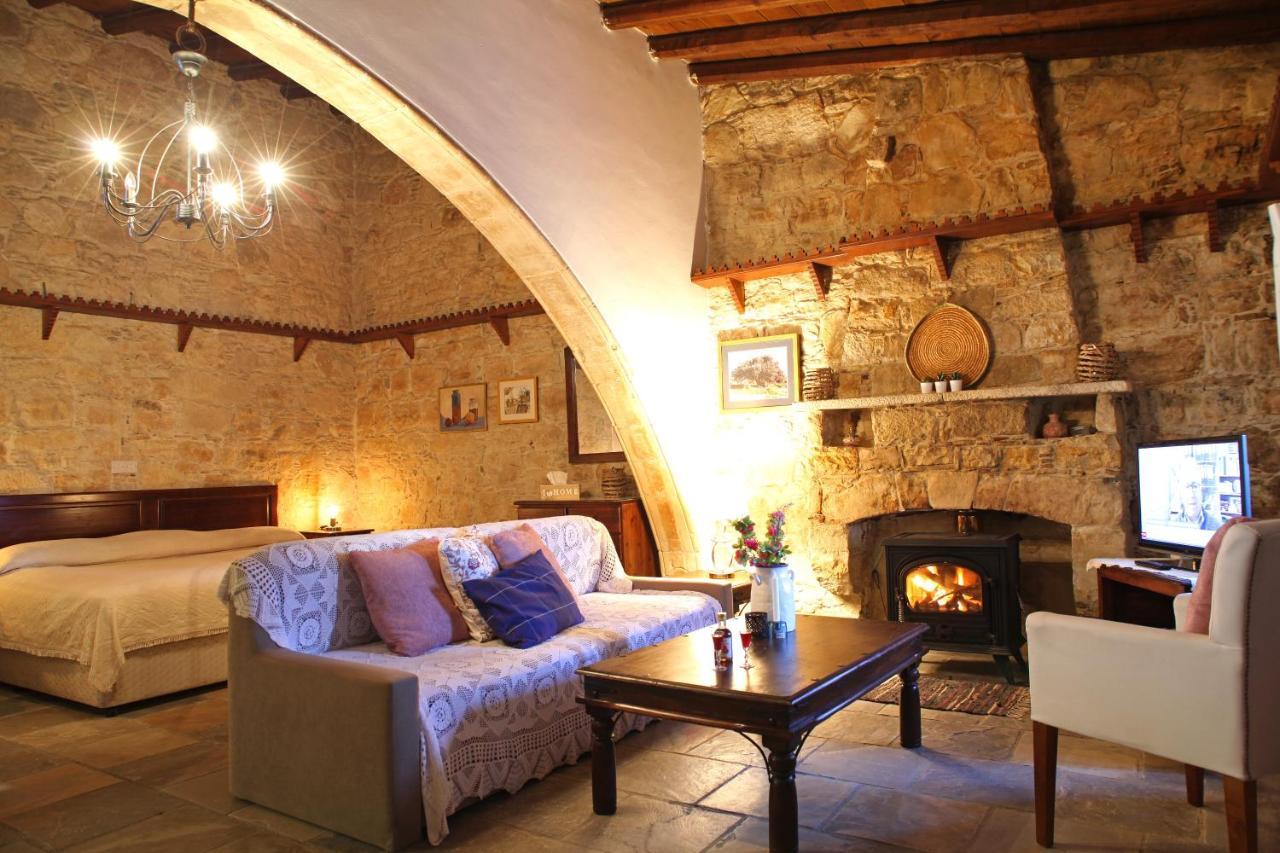 Hotel Agrovino Lofou Esterno foto