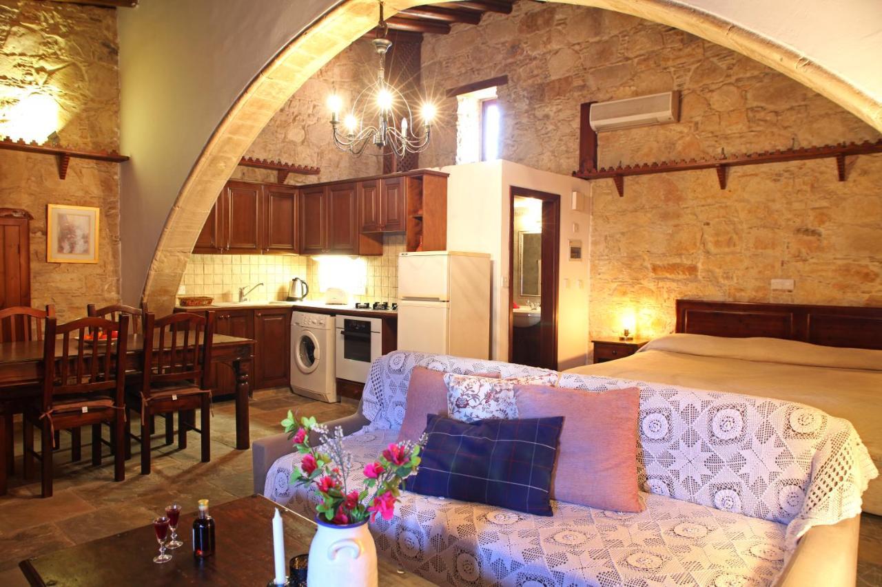 Hotel Agrovino Lofou Esterno foto