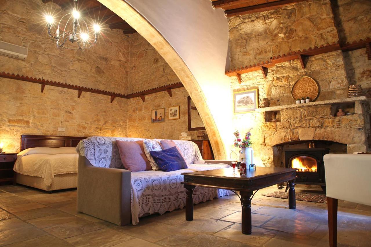 Hotel Agrovino Lofou Esterno foto