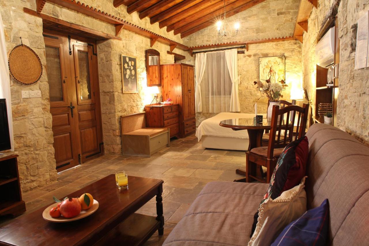 Hotel Agrovino Lofou Esterno foto