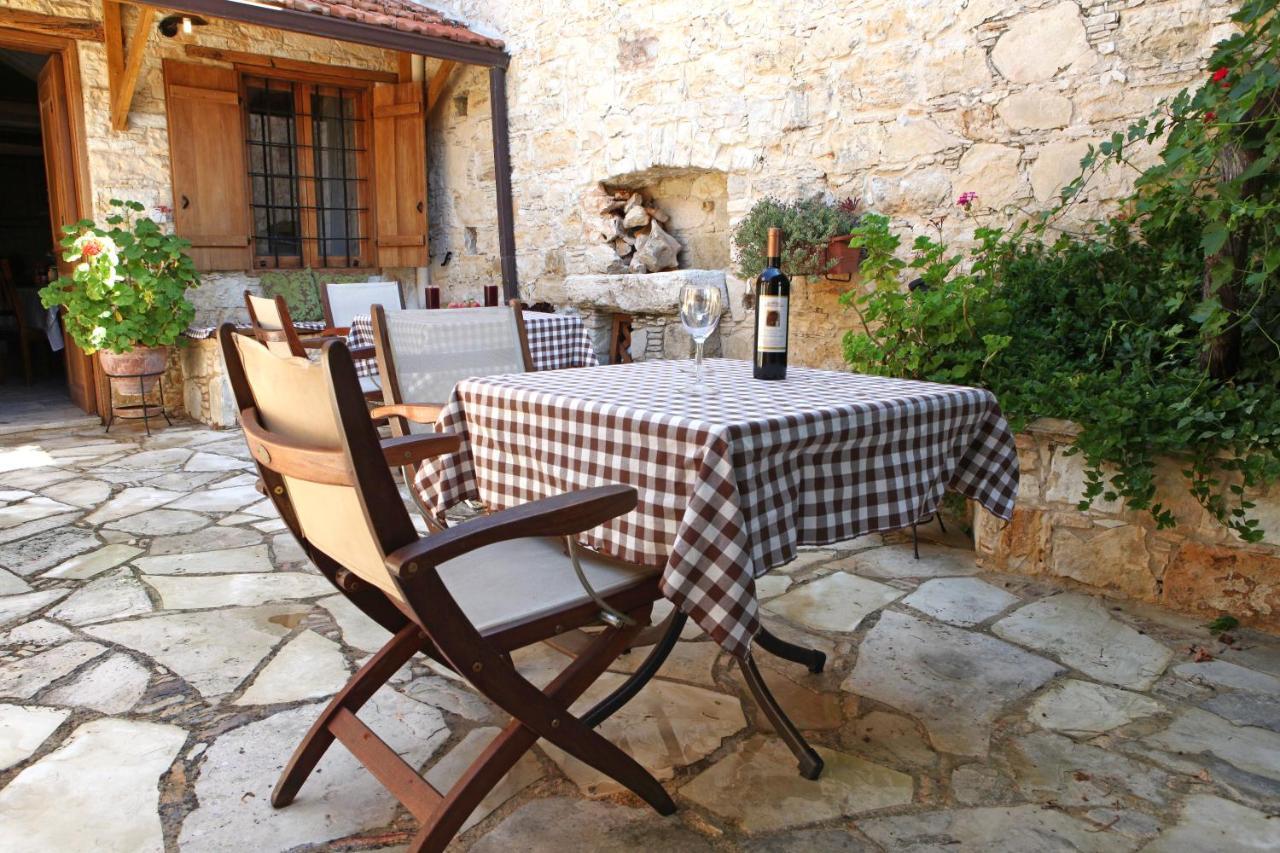 Hotel Agrovino Lofou Esterno foto