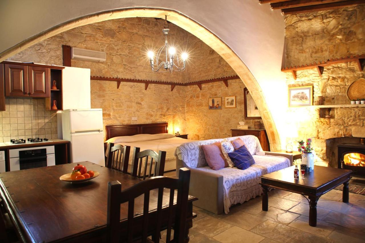 Hotel Agrovino Lofou Esterno foto