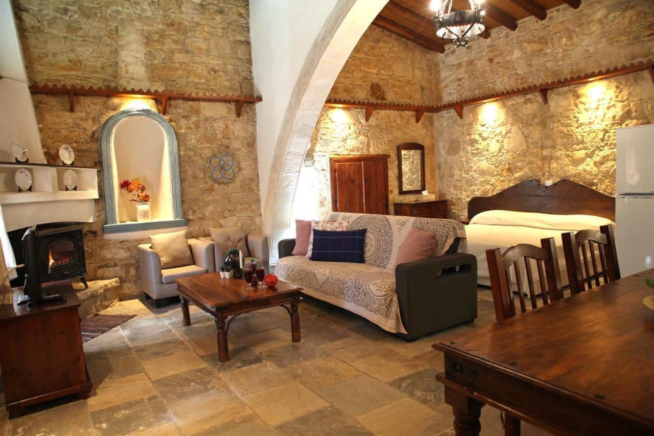 Hotel Agrovino Lofou Esterno foto