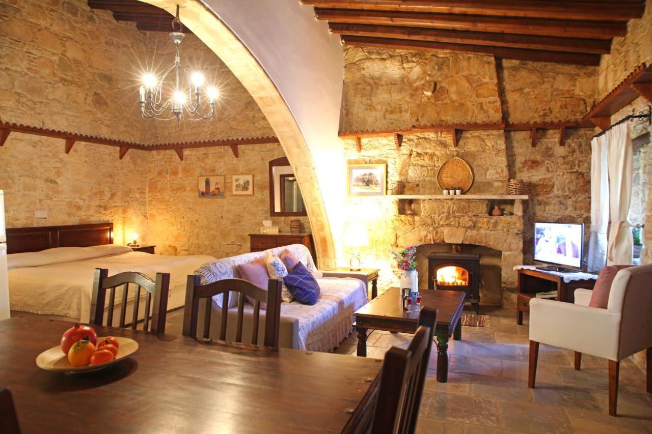 Hotel Agrovino Lofou Esterno foto
