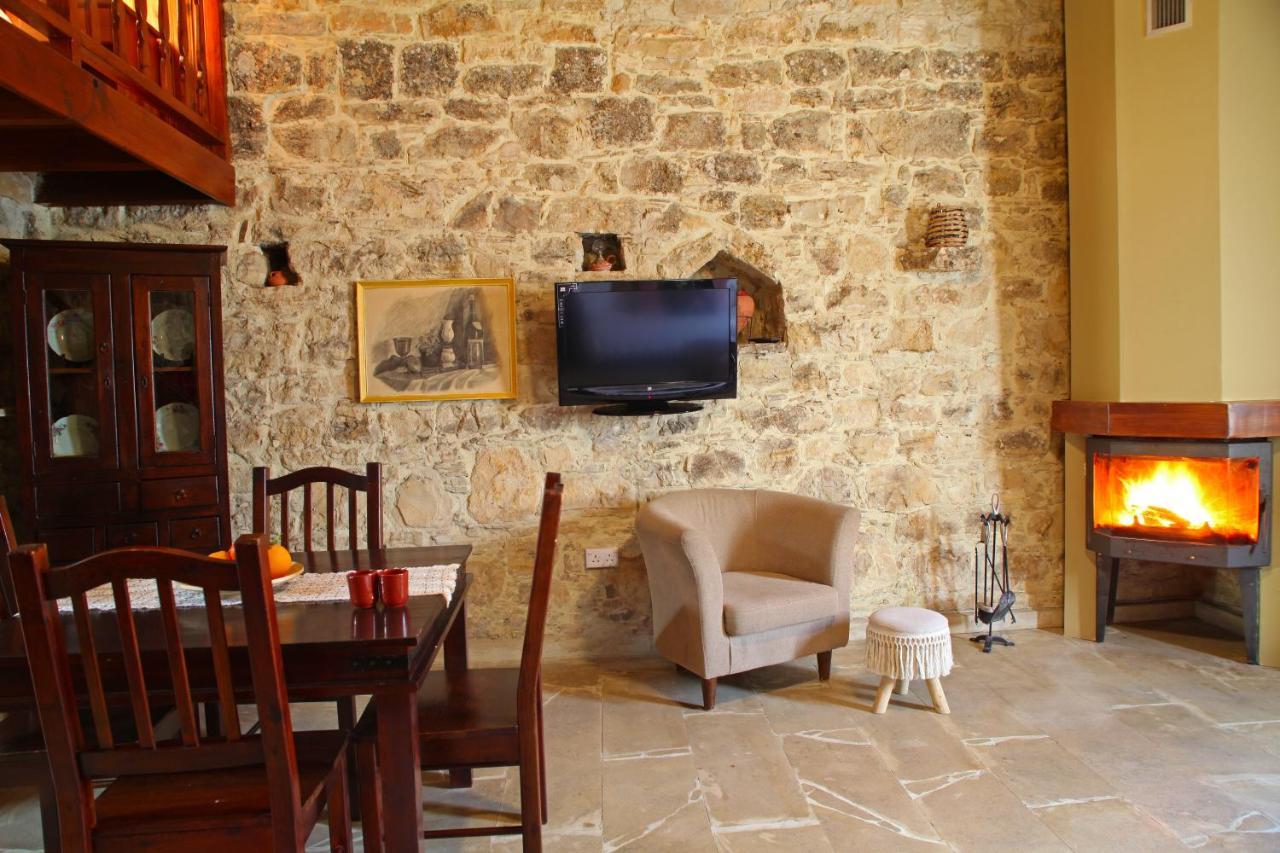 Hotel Agrovino Lofou Esterno foto
