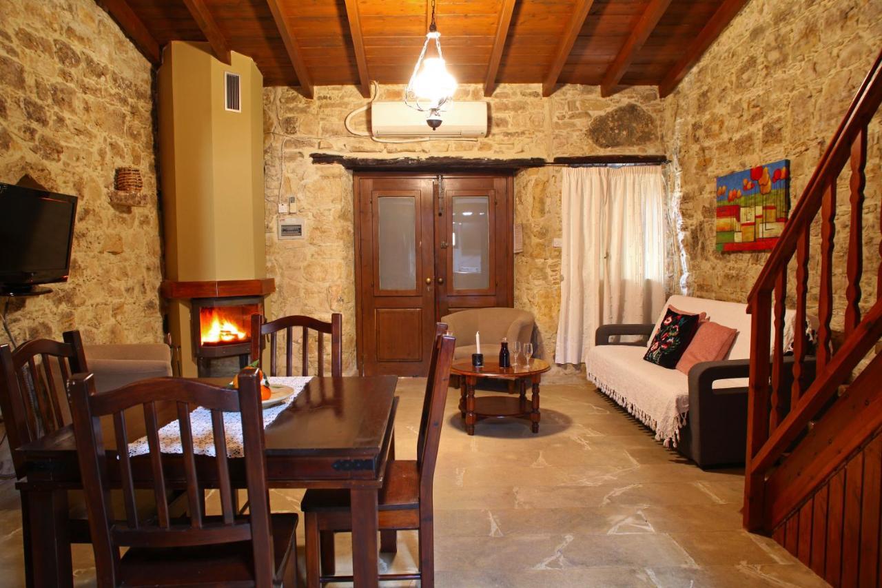 Hotel Agrovino Lofou Esterno foto