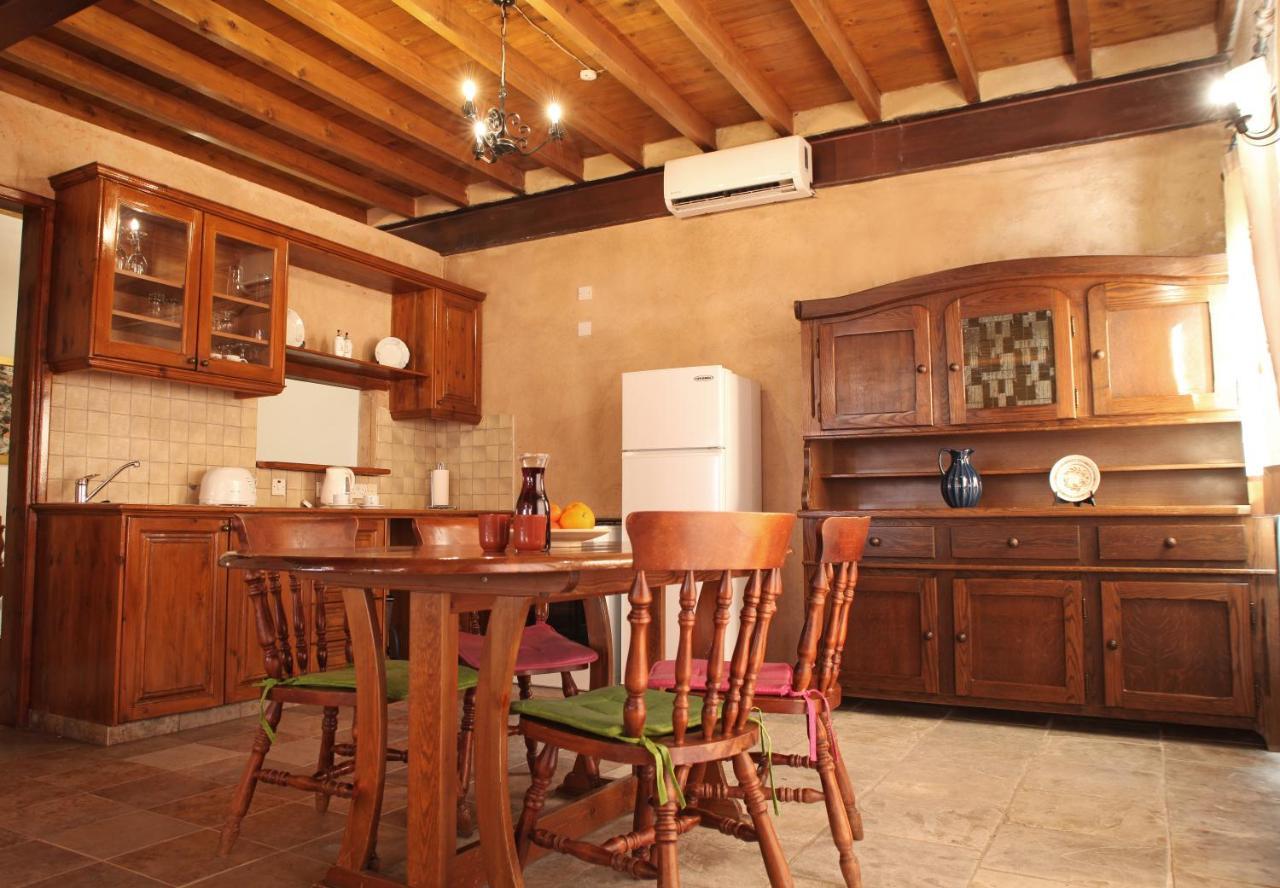 Hotel Agrovino Lofou Esterno foto
